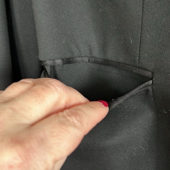 THE LIMITED Solid Black/Satin Lapel Single Button Dress Jacket, Size 2, EUC. - Picture 7 of 9